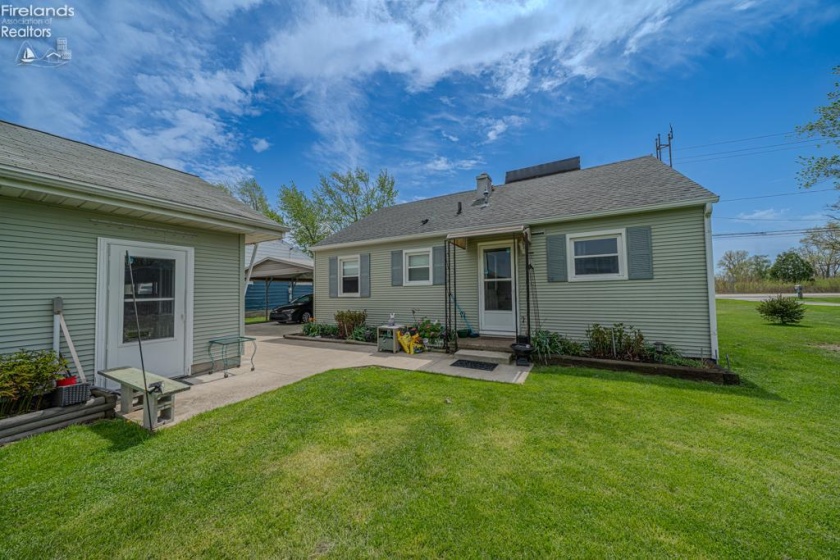 4551 Harbor Road, Port Clinton, 43452, 2 Bedrooms Bedrooms, ,1 BathroomBathrooms,Residential,For Sale,Harbor,20261406