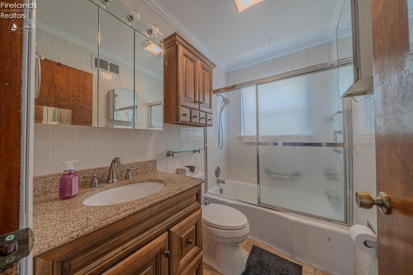 4551 Harbor Road, Port Clinton, 43452, 2 Bedrooms Bedrooms, ,1 BathroomBathrooms,Residential,For Sale,Harbor,20261406