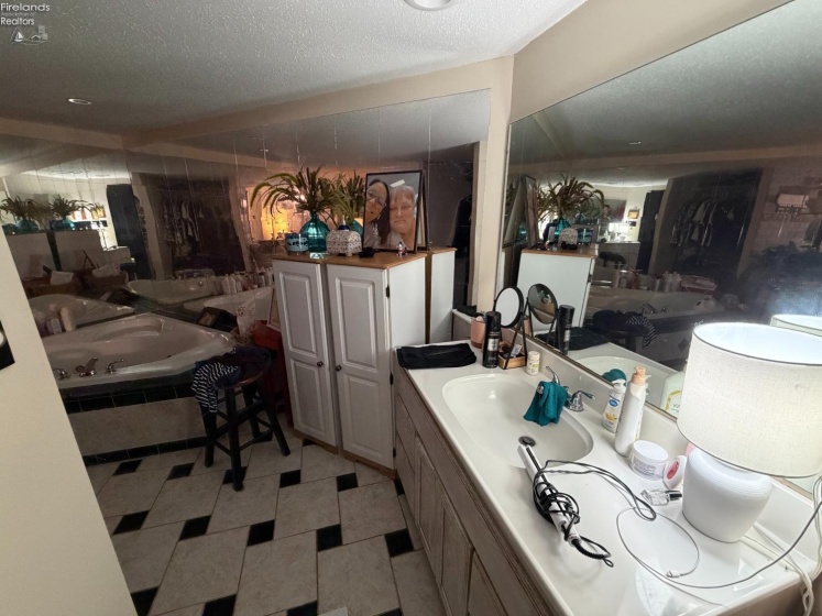 5295 State Route 99, Monroeville, 44847, 5 Bedrooms Bedrooms, ,2 BathroomsBathrooms,Residential,For Sale,State Route 99,20261533