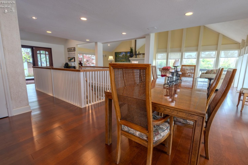 174 Sunset Drive, Sandusky, 44870, 4 Bedrooms Bedrooms, ,4 BathroomsBathrooms,Residential,For Sale,Sunset,20261369