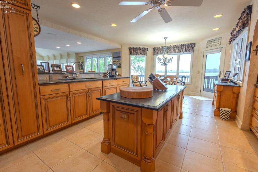 174 Sunset Drive, Sandusky, 44870, 4 Bedrooms Bedrooms, ,4 BathroomsBathrooms,Residential,For Sale,Sunset,20261369