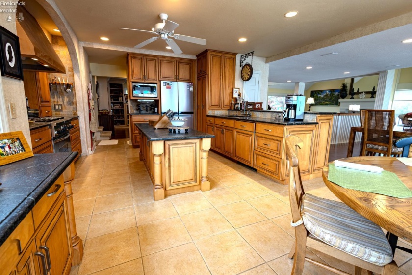 174 Sunset Drive, Sandusky, 44870, 4 Bedrooms Bedrooms, ,4 BathroomsBathrooms,Residential,For Sale,Sunset,20261369
