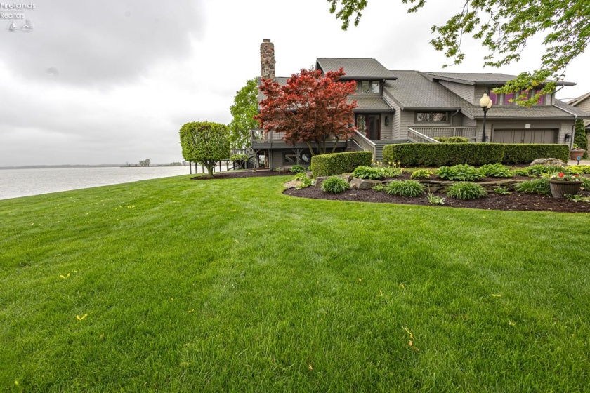 174 Sunset Drive, Sandusky, 44870, 4 Bedrooms Bedrooms, ,4 BathroomsBathrooms,Residential,For Sale,Sunset,20261369