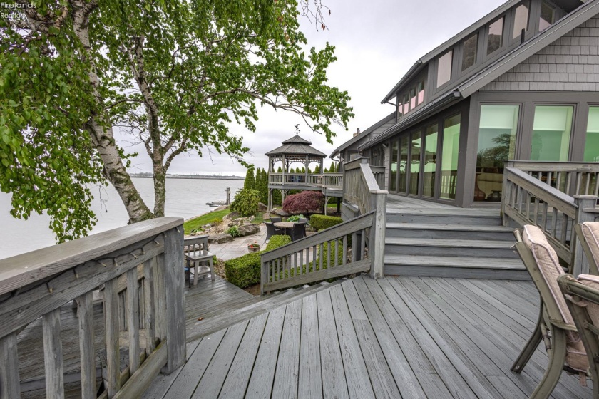 174 Sunset Drive, Sandusky, 44870, 4 Bedrooms Bedrooms, ,4 BathroomsBathrooms,Residential,For Sale,Sunset,20261369
