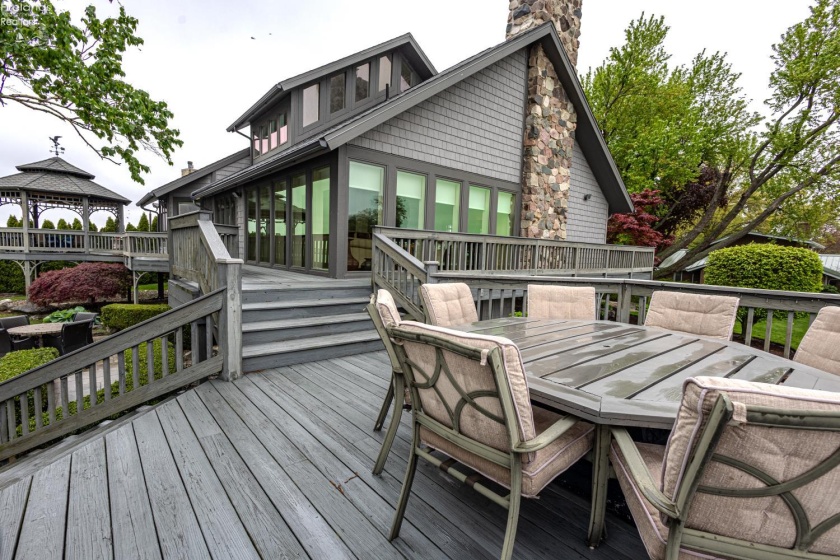 174 Sunset Drive, Sandusky, 44870, 4 Bedrooms Bedrooms, ,4 BathroomsBathrooms,Residential,For Sale,Sunset,20261369