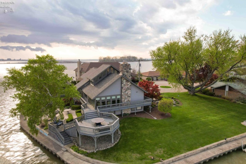 174 Sunset Drive, Sandusky, 44870, 4 Bedrooms Bedrooms, ,4 BathroomsBathrooms,Residential,For Sale,Sunset,20261369