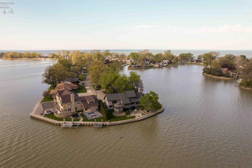 174 Sunset Drive, Sandusky, 44870, 4 Bedrooms Bedrooms, ,4 BathroomsBathrooms,Residential,For Sale,Sunset,20261369