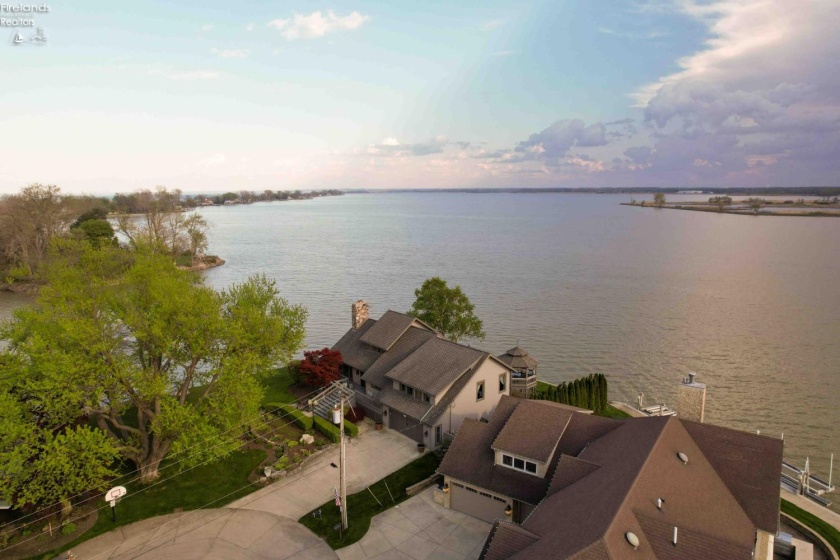 174 Sunset Drive, Sandusky, 44870, 4 Bedrooms Bedrooms, ,4 BathroomsBathrooms,Residential,For Sale,Sunset,20261369