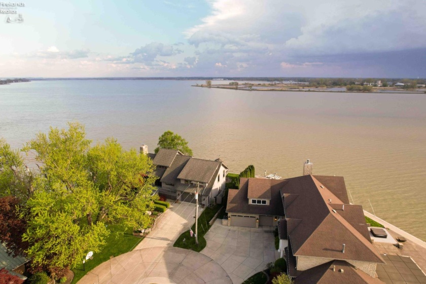 174 Sunset Drive, Sandusky, 44870, 4 Bedrooms Bedrooms, ,4 BathroomsBathrooms,Residential,For Sale,Sunset,20261369