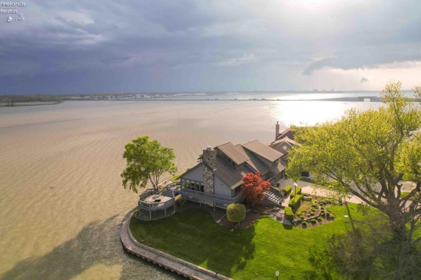174 Sunset Drive, Sandusky, 44870, 4 Bedrooms Bedrooms, ,4 BathroomsBathrooms,Residential,For Sale,Sunset,20261369
