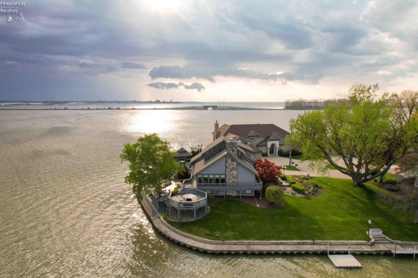 174 Sunset Drive, Sandusky, 44870, 4 Bedrooms Bedrooms, ,4 BathroomsBathrooms,Residential,For Sale,Sunset,20261369