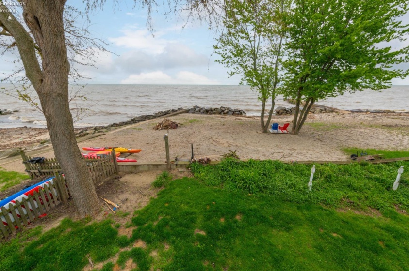 5918 Liberty Ave, Vermilion, 44089, 2 Bedrooms Bedrooms, ,2 BathroomsBathrooms,Residential,For Sale,Liberty Ave,20261529
