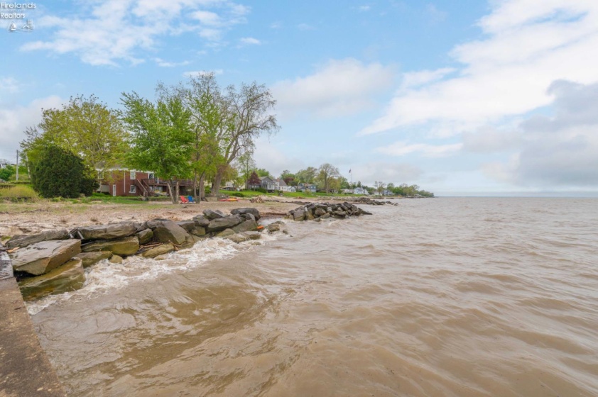 5918 Liberty Ave, Vermilion, 44089, 2 Bedrooms Bedrooms, ,2 BathroomsBathrooms,Residential,For Sale,Liberty Ave,20261529