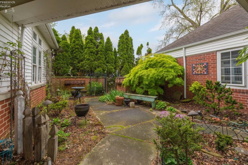 5918 Liberty Ave, Vermilion, 44089, 2 Bedrooms Bedrooms, ,2 BathroomsBathrooms,Residential,For Sale,Liberty Ave,20261529