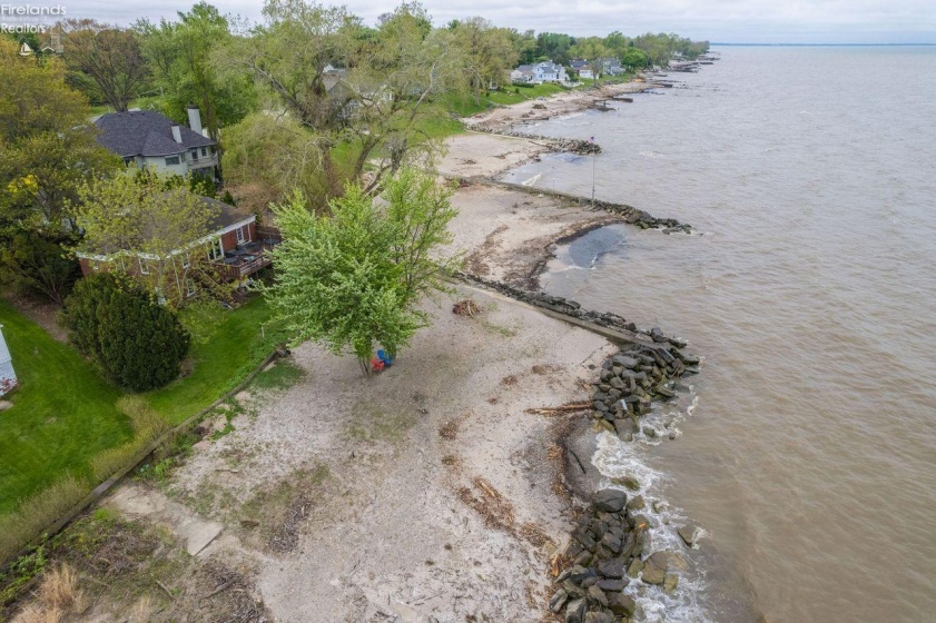 5918 Liberty Ave, Vermilion, 44089, 2 Bedrooms Bedrooms, ,2 BathroomsBathrooms,Residential,For Sale,Liberty Ave,20261529