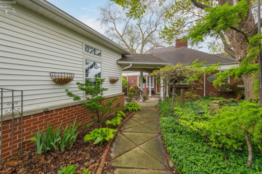 5918 Liberty Ave, Vermilion, 44089, 2 Bedrooms Bedrooms, ,2 BathroomsBathrooms,Residential,For Sale,Liberty Ave,20261529