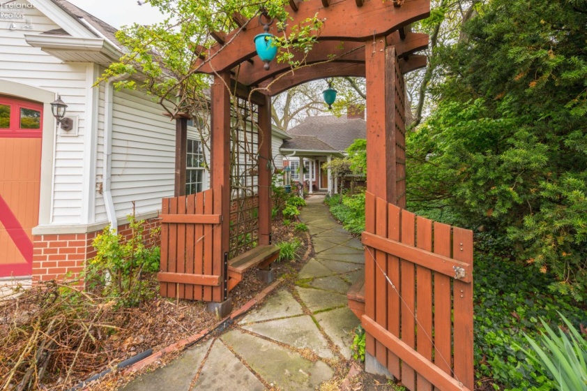 5918 Liberty Ave, Vermilion, 44089, 2 Bedrooms Bedrooms, ,2 BathroomsBathrooms,Residential,For Sale,Liberty Ave,20261529