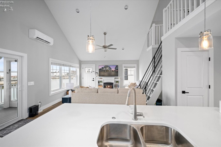 545 Lakeshore Drive, Port Clinton, 43452, 3 Bedrooms Bedrooms, ,2 BathroomsBathrooms,Residential,For Sale,Lakeshore,20261552