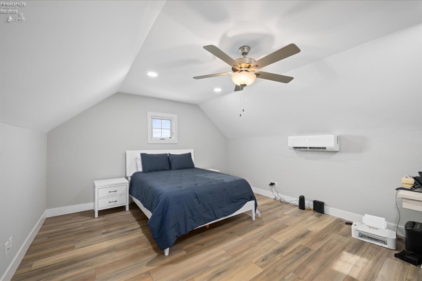 545 Lakeshore Drive, Port Clinton, 43452, 3 Bedrooms Bedrooms, ,2 BathroomsBathrooms,Residential,For Sale,Lakeshore,20261552