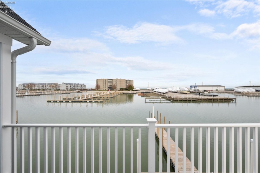 545 Lakeshore Drive, Port Clinton, 43452, 3 Bedrooms Bedrooms, ,2 BathroomsBathrooms,Residential,For Sale,Lakeshore,20261552