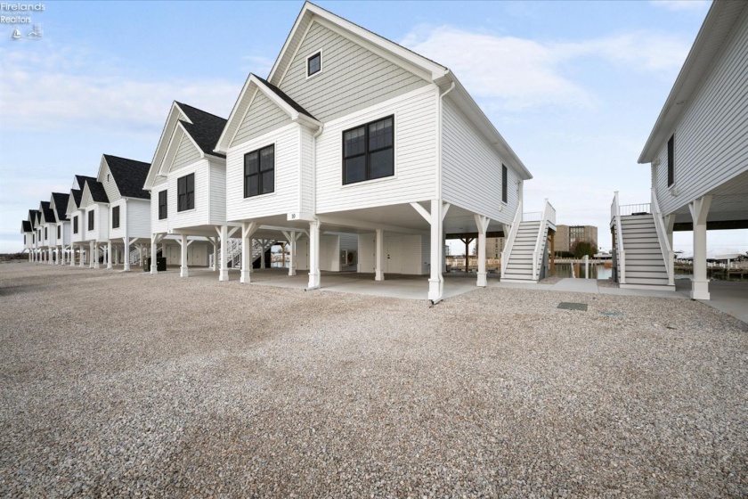 545 Lakeshore Drive, Port Clinton, 43452, 3 Bedrooms Bedrooms, ,2 BathroomsBathrooms,Residential,For Sale,Lakeshore,20261552