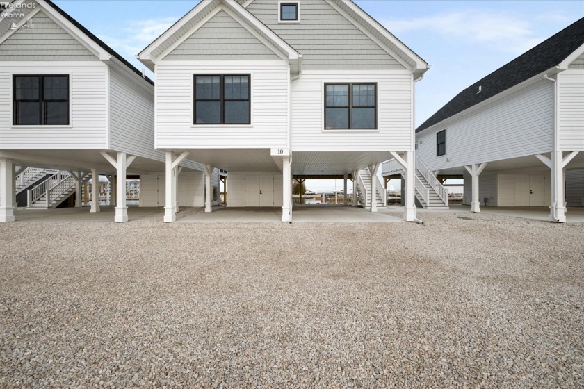 545 Lakeshore Drive, Port Clinton, 43452, 3 Bedrooms Bedrooms, ,2 BathroomsBathrooms,Residential,For Sale,Lakeshore,20261552