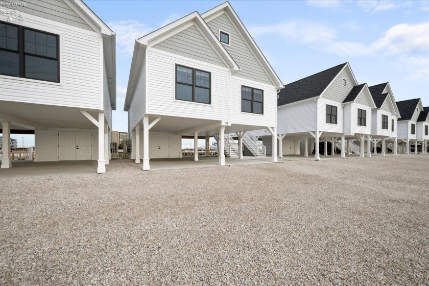 545 Lakeshore Drive, Port Clinton, 43452, 3 Bedrooms Bedrooms, ,2 BathroomsBathrooms,Residential,For Sale,Lakeshore,20261552