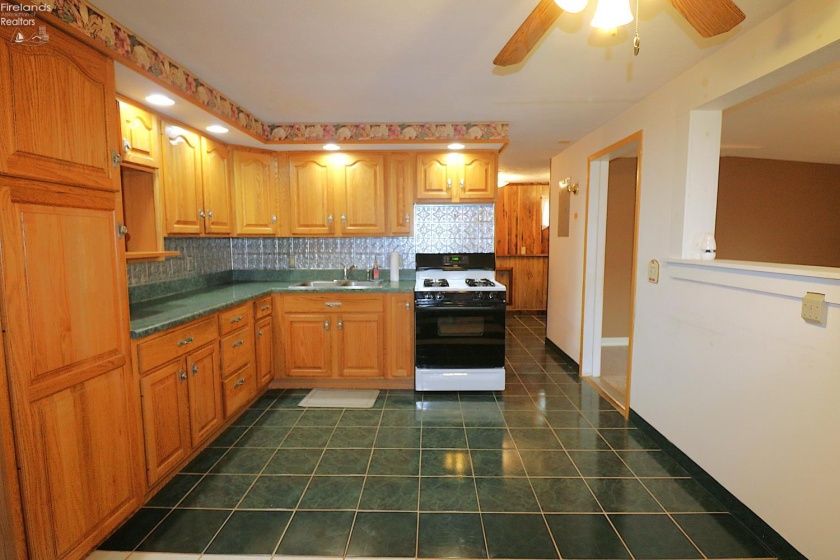 28 Valley Park Drive, Norwalk, 44857, 3 Bedrooms Bedrooms, ,1 BathroomBathrooms,Residential,For Sale,Valley Park,20261536