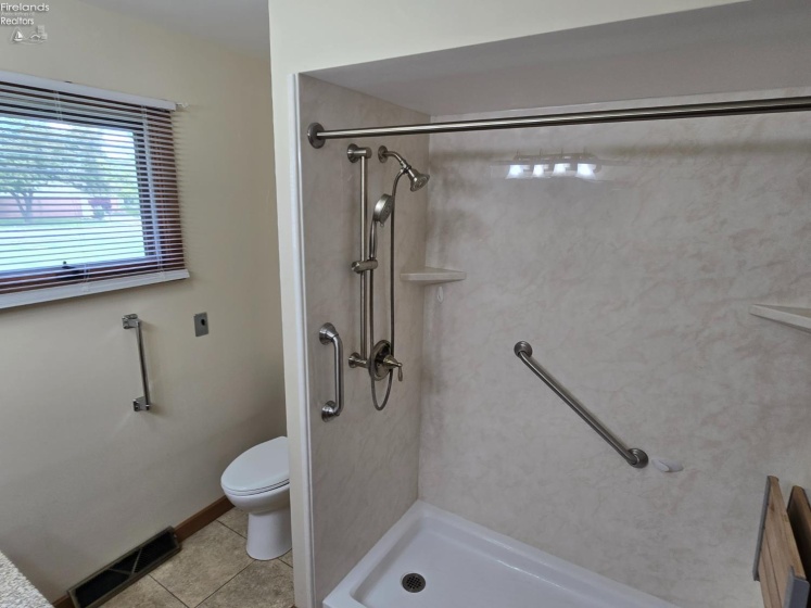 1212 Perkins Avenue, Sandusky, 44870, 2 Bedrooms Bedrooms, ,2 BathroomsBathrooms,Residential,For Sale,Perkins,20261499
