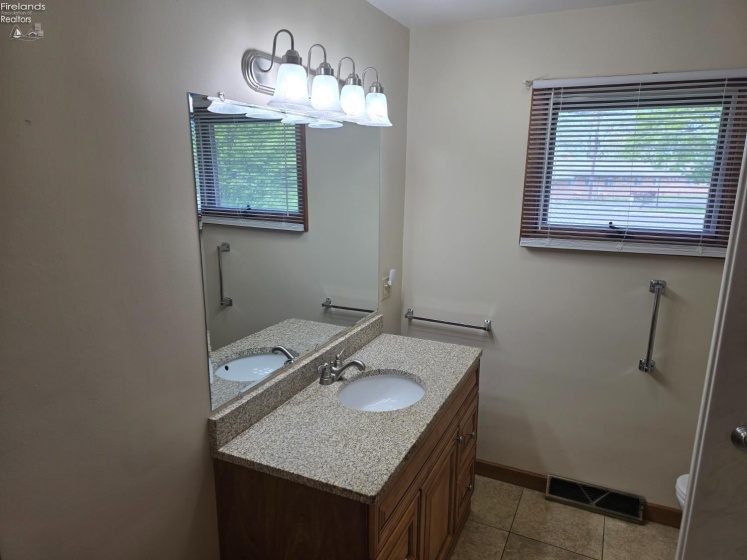 1212 Perkins Avenue, Sandusky, 44870, 2 Bedrooms Bedrooms, ,2 BathroomsBathrooms,Residential,For Sale,Perkins,20261499