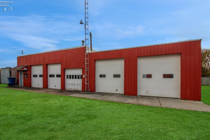 1344 Lakeshore Drive, Port Clinton, 43452, ,Multiple Units,For Sale,Lakeshore,20261577