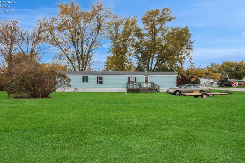 1344 Lakeshore Drive, Port Clinton, 43452, ,Multiple Units,For Sale,Lakeshore,20261577