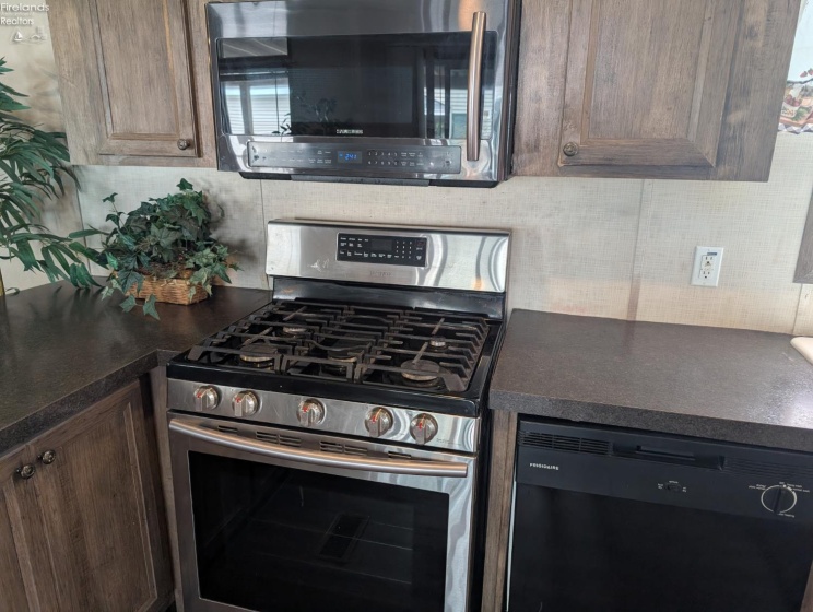 220 Maple Lane, Green Springs, 44836, 2 Bedrooms Bedrooms, ,2 BathroomsBathrooms,Residential,For Sale,Maple,20261573