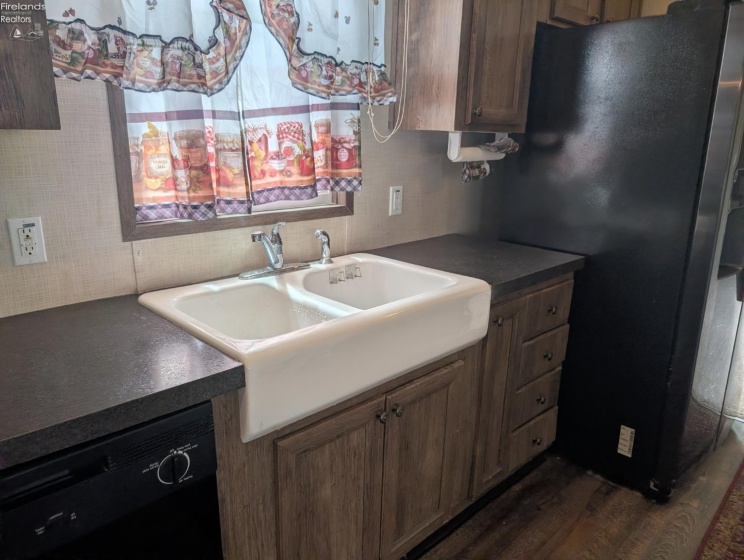 220 Maple Lane, Green Springs, 44836, 2 Bedrooms Bedrooms, ,2 BathroomsBathrooms,Residential,For Sale,Maple,20261573