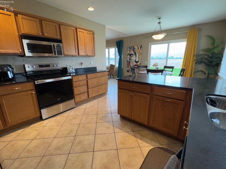 15 Foxrun Drive, Fremont, 43420, 3 Bedrooms Bedrooms, ,3 BathroomsBathrooms,Residential,For Sale,Foxrun,20261500