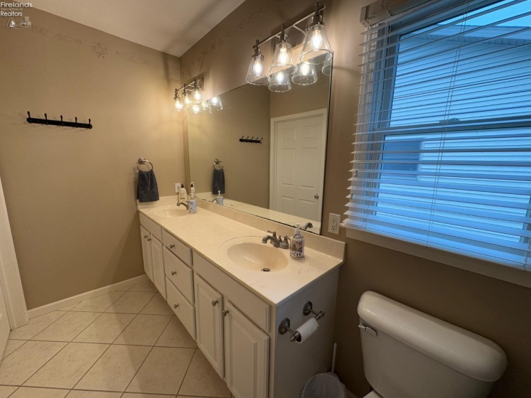 15 Foxrun Drive, Fremont, 43420, 3 Bedrooms Bedrooms, ,3 BathroomsBathrooms,Residential,For Sale,Foxrun,20261500