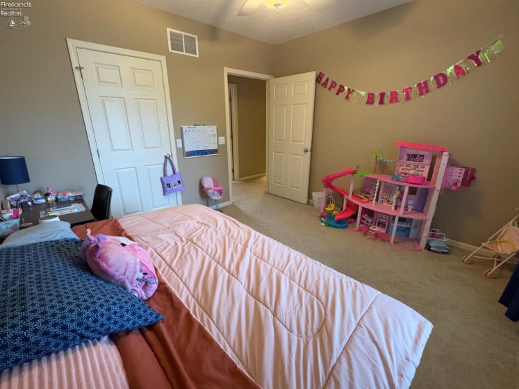 15 Foxrun Drive, Fremont, 43420, 3 Bedrooms Bedrooms, ,3 BathroomsBathrooms,Residential,For Sale,Foxrun,20261500