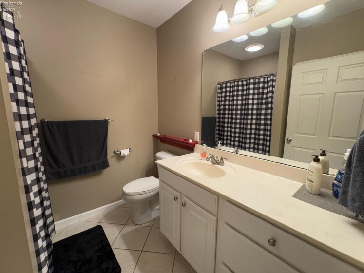 15 Foxrun Drive, Fremont, 43420, 3 Bedrooms Bedrooms, ,3 BathroomsBathrooms,Residential,For Sale,Foxrun,20261500