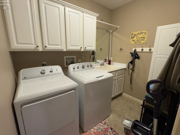 15 Foxrun Drive, Fremont, 43420, 3 Bedrooms Bedrooms, ,3 BathroomsBathrooms,Residential,For Sale,Foxrun,20261500