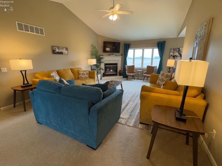 15 Foxrun Drive, Fremont, 43420, 3 Bedrooms Bedrooms, ,3 BathroomsBathrooms,Residential,For Sale,Foxrun,20261500