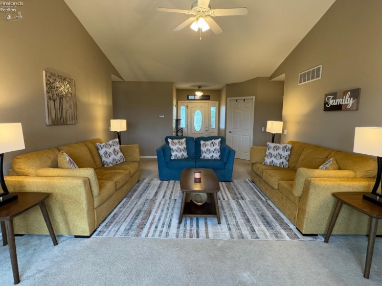 15 Foxrun Drive, Fremont, 43420, 3 Bedrooms Bedrooms, ,3 BathroomsBathrooms,Residential,For Sale,Foxrun,20261500