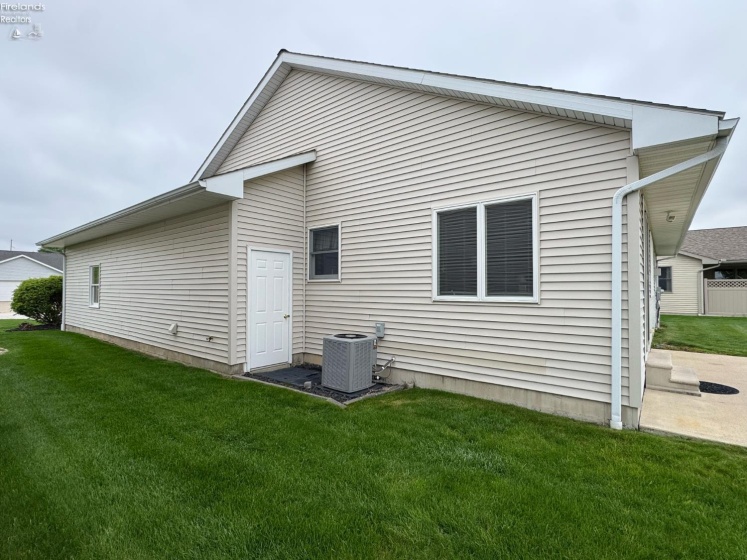 15 Foxrun Drive, Fremont, 43420, 3 Bedrooms Bedrooms, ,3 BathroomsBathrooms,Residential,For Sale,Foxrun,20261500