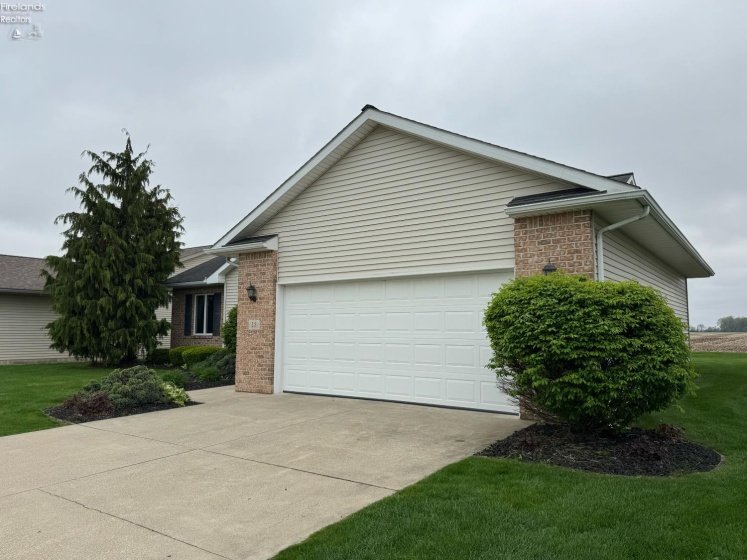 15 Foxrun Drive, Fremont, 43420, 3 Bedrooms Bedrooms, ,3 BathroomsBathrooms,Residential,For Sale,Foxrun,20261500