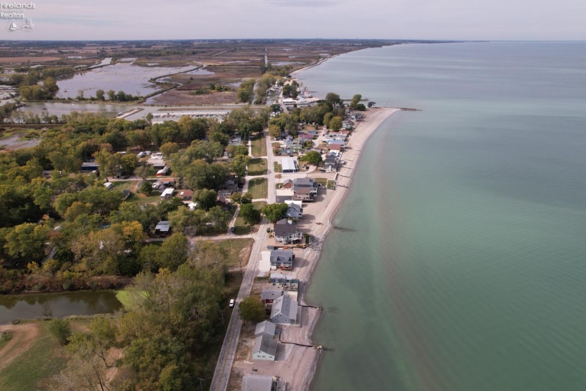 9881 Locust Point Road, Oak Harbor, 43449, 2 Bedrooms Bedrooms, ,3 BathroomsBathrooms,Residential,For Sale,Locust Point,20261581