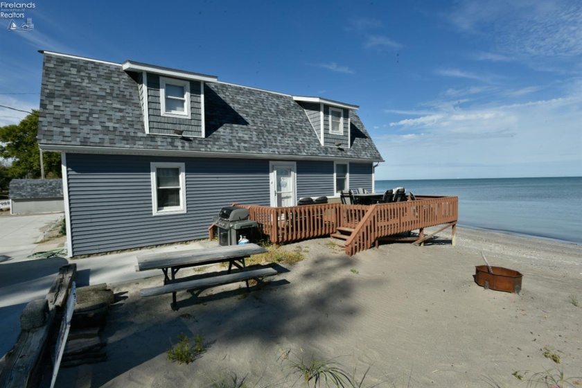 9881 Locust Point Road, Oak Harbor, 43449, 2 Bedrooms Bedrooms, ,3 BathroomsBathrooms,Residential,For Sale,Locust Point,20261581