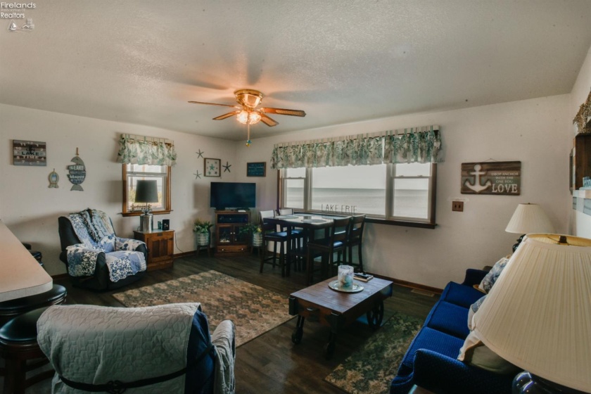 9881 Locust Point Road, Oak Harbor, 43449, 2 Bedrooms Bedrooms, ,3 BathroomsBathrooms,Residential,For Sale,Locust Point,20261581