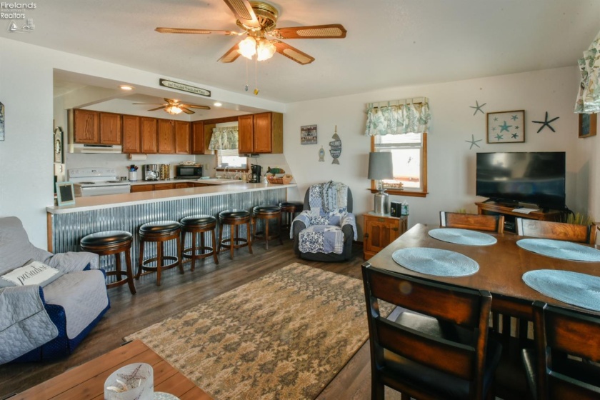 9881 Locust Point Road, Oak Harbor, 43449, 2 Bedrooms Bedrooms, ,3 BathroomsBathrooms,Residential,For Sale,Locust Point,20261581