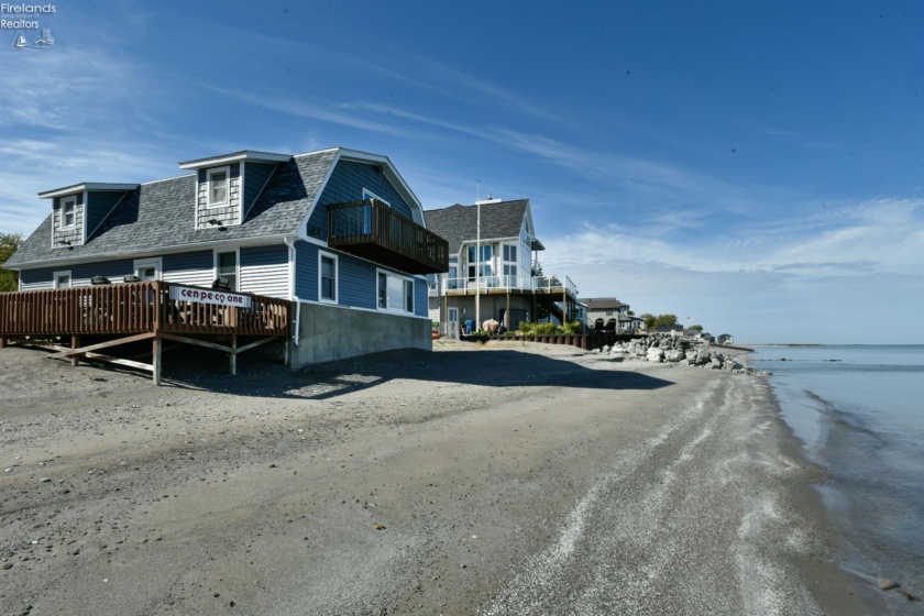 9881 Locust Point Road, Oak Harbor, 43449, 2 Bedrooms Bedrooms, ,3 BathroomsBathrooms,Residential,For Sale,Locust Point,20261581