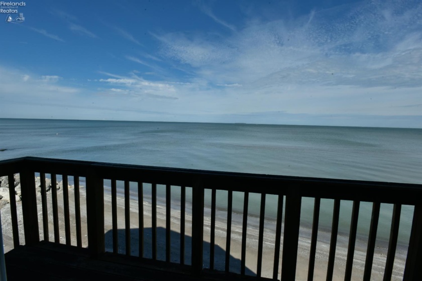 9881 Locust Point Road, Oak Harbor, 43449, 2 Bedrooms Bedrooms, ,3 BathroomsBathrooms,Residential,For Sale,Locust Point,20261581