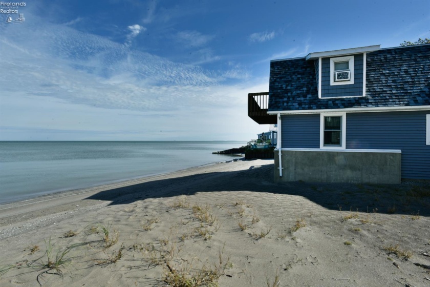 9881 Locust Point Road, Oak Harbor, 43449, 2 Bedrooms Bedrooms, ,3 BathroomsBathrooms,Residential,For Sale,Locust Point,20261581